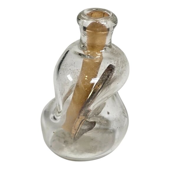 1942 Wheat Penny in Old American Pinch Bottle Glass WWII Good Luck Miniature WW2 - Picture 10 of 13